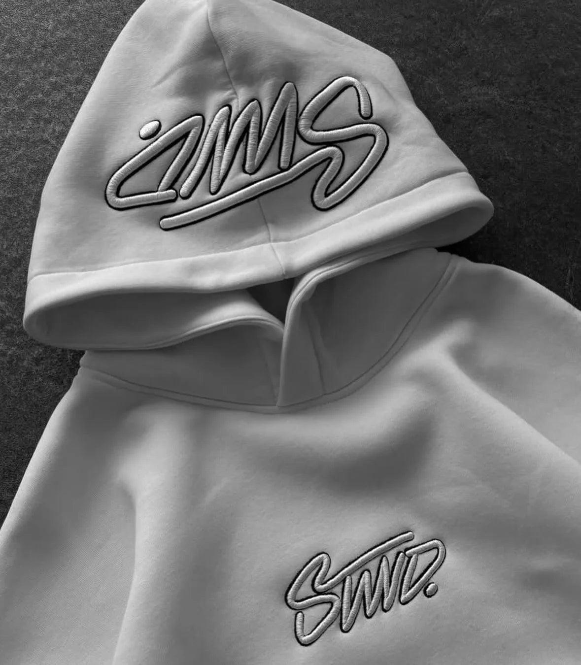 CZZ MINIMALISTIC OVERSIZED HOODIE